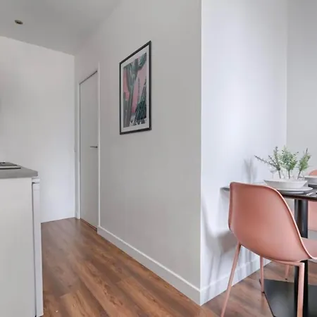 Urbanflat 210 - Beautiful In The Center Of Parigi