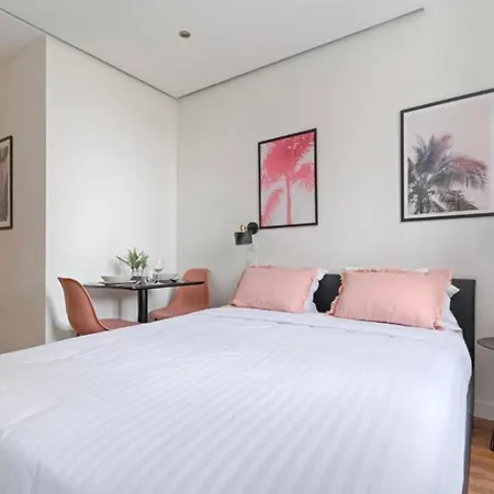 Urbanflat 210 - Beautiful In The Center Of Parigi